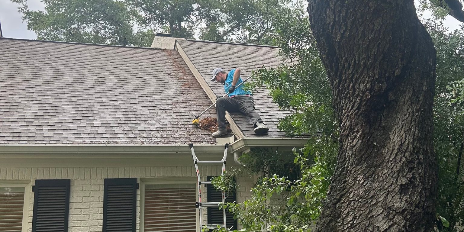 gutter cleaning services in Austin tx